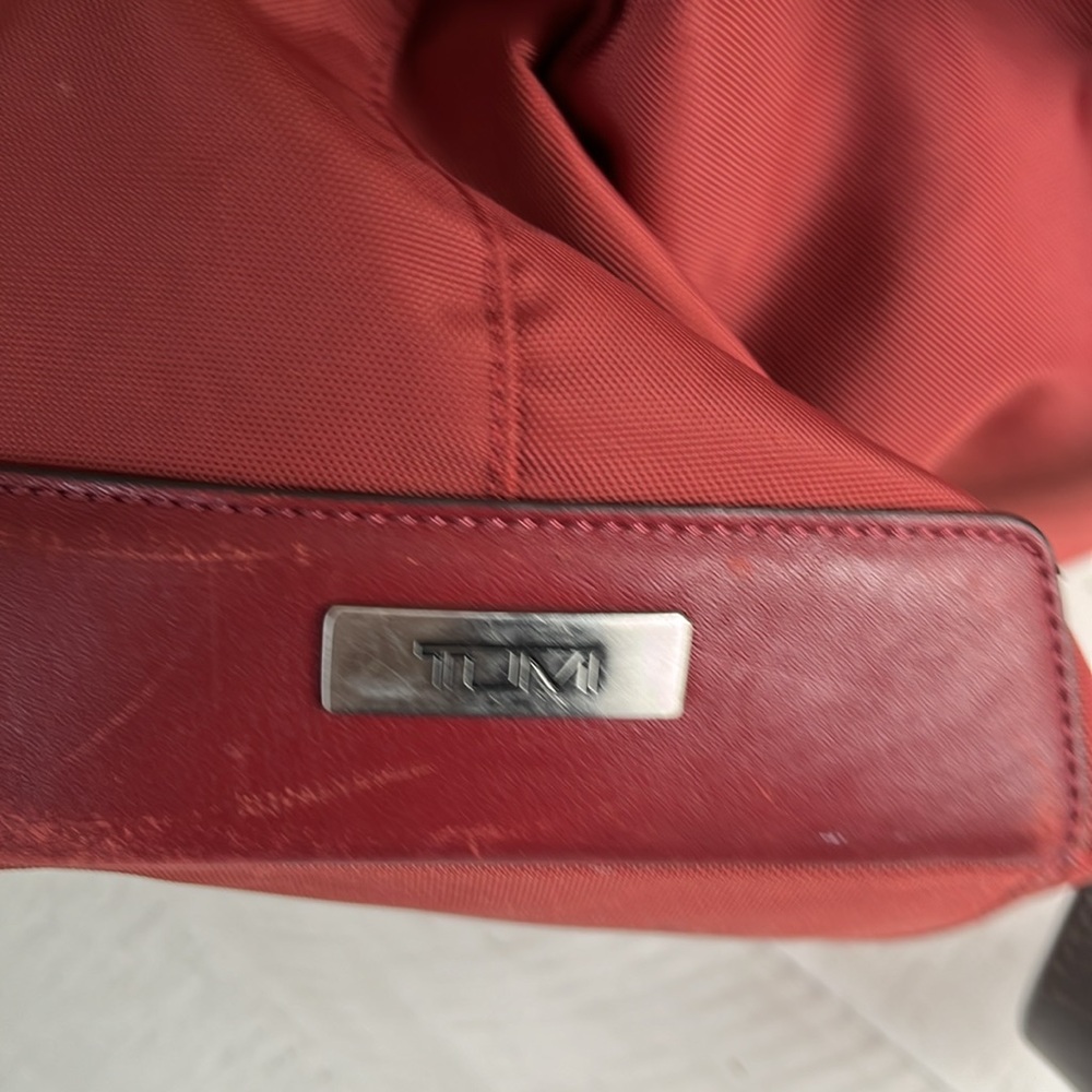 Elegant Red Tote Bag - Picture 12 of 16